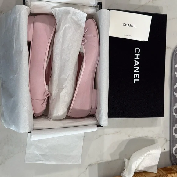 CHANEL Pink Flats with Bow Detail - Picture 7 of 8